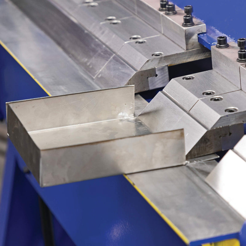 Eastwood 74130 48 Inch HD Box and Pan Brake - Forming a Box 2