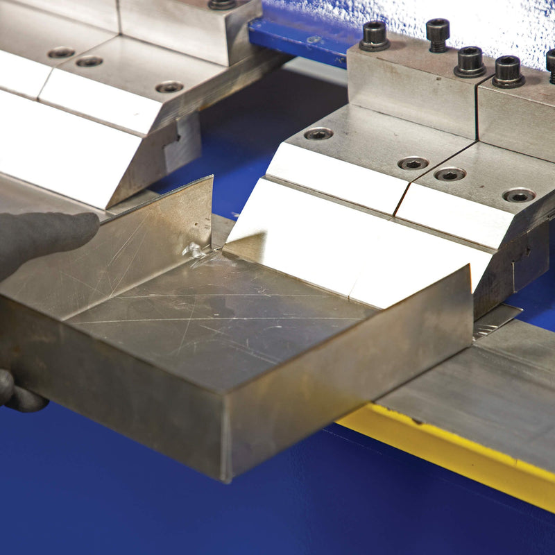 Eastwood 74130 48 Inch HD Box and Pan Brake - Forming a Box 3