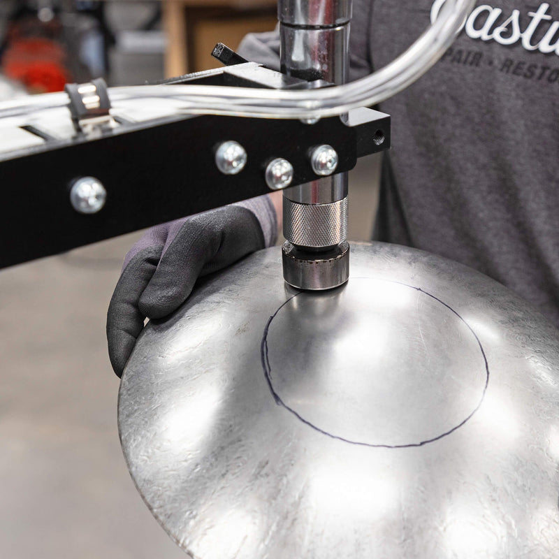 Eastwood 74163 18 Inch Pneumatic Planishing Hammer - Planishing a Panel Close Up